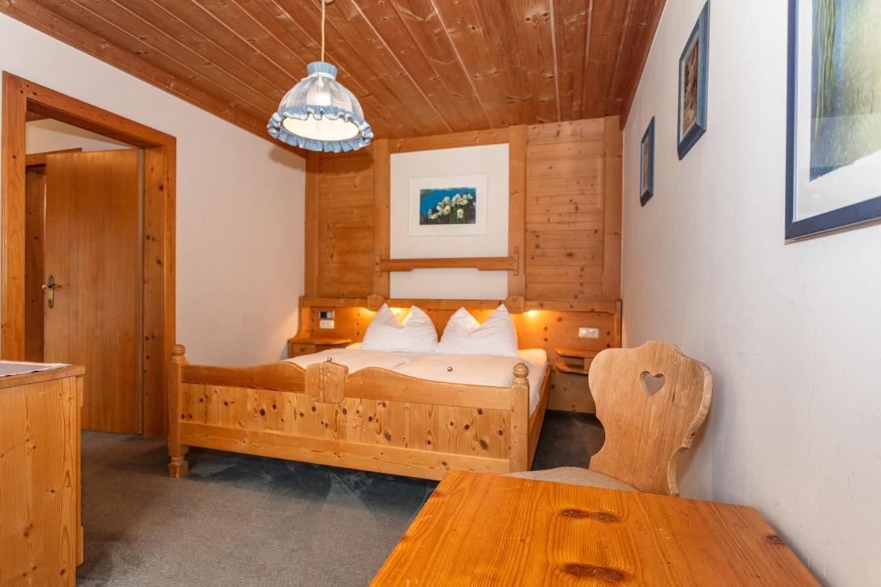 Landhaus Rohregger Neukirchen am Großvenediger Buitenkant foto