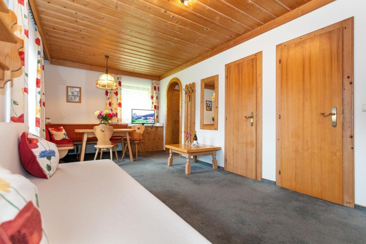 Landhaus Rohregger Neukirchen am Großvenediger Buitenkant foto